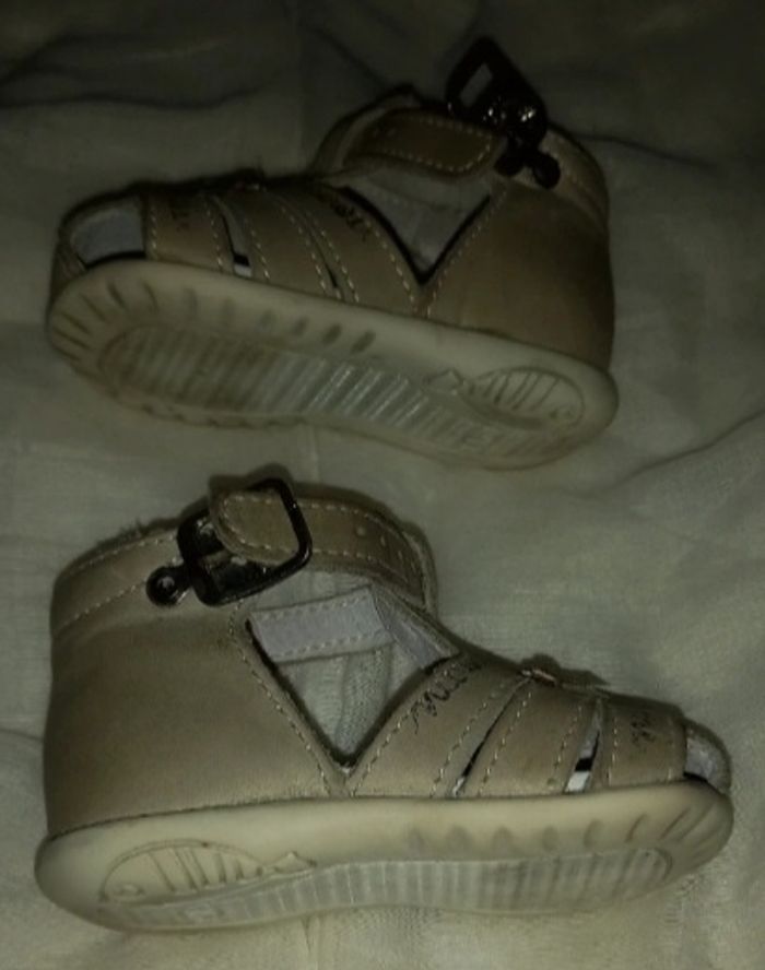 Chaussure fille t 16 - photo numéro 4