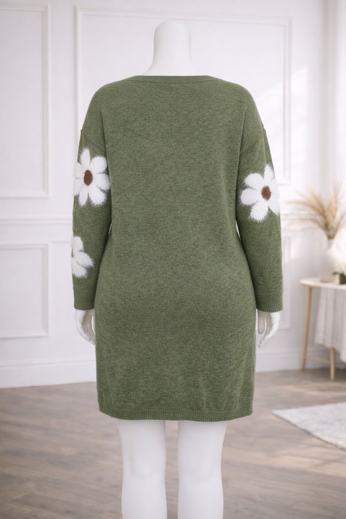 Robe pull en tricot vert militaire au motif marguerites sur les manches Femme taille 54 marque Asos 💍 - photo numéro 6