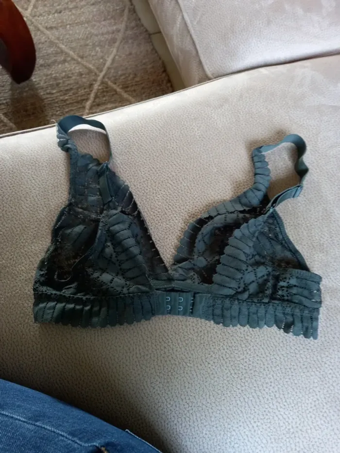Soutien gorge - photo numéro 3