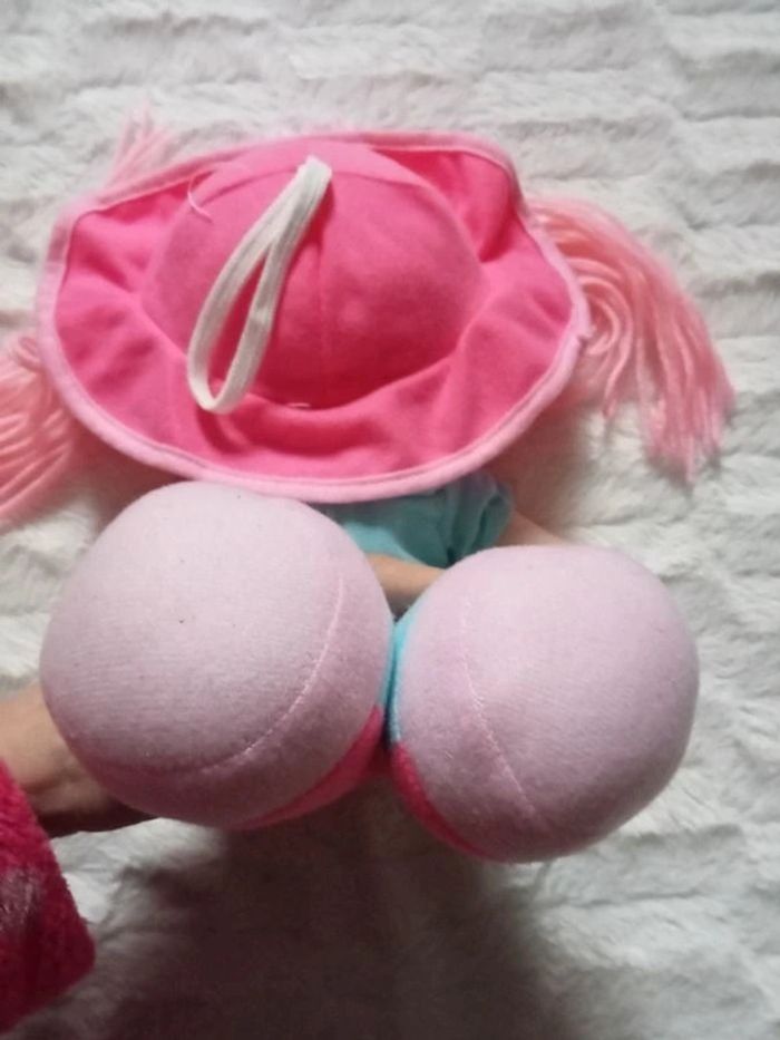 Poupée en peluche sonore - photo numéro 4