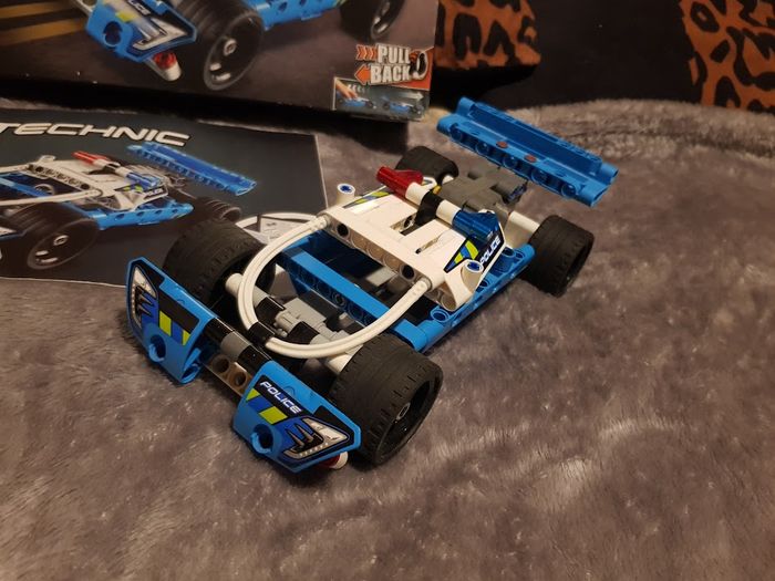 Lego Technic - 42091 - Voiture de police - photo numéro 2