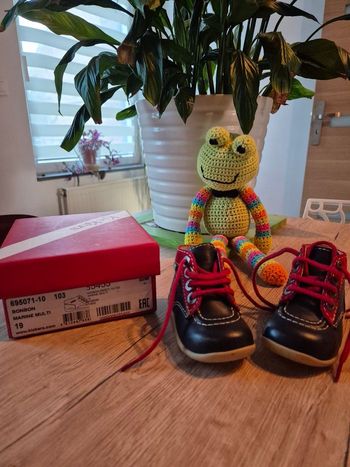 Chaussures montantes bébé KICKERS p.19