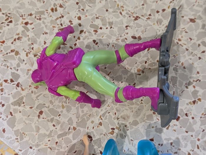 Lot figurines disney et supers héros - photo numéro 10