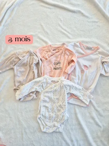 Lot 3 bodies 3 mois