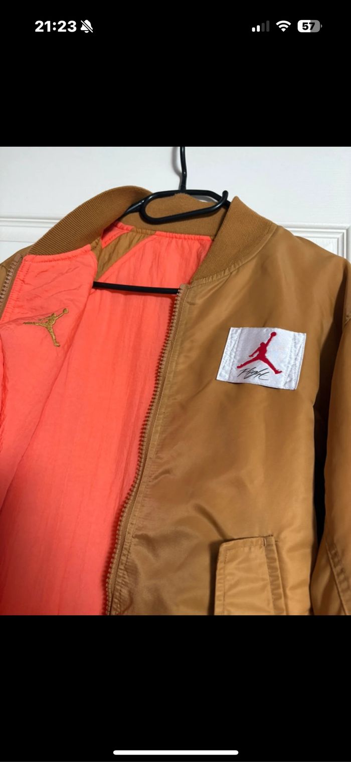 Bomber Jordan - photo numéro 2