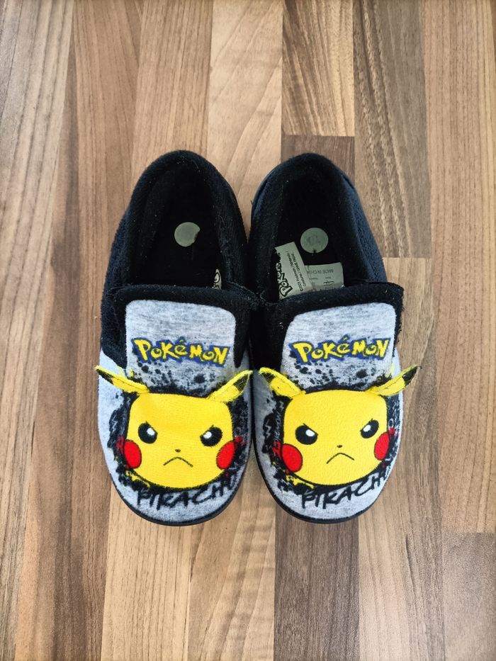 Chaussons Pokémon Pikachu 28 gris noir jaune - photo numéro 3