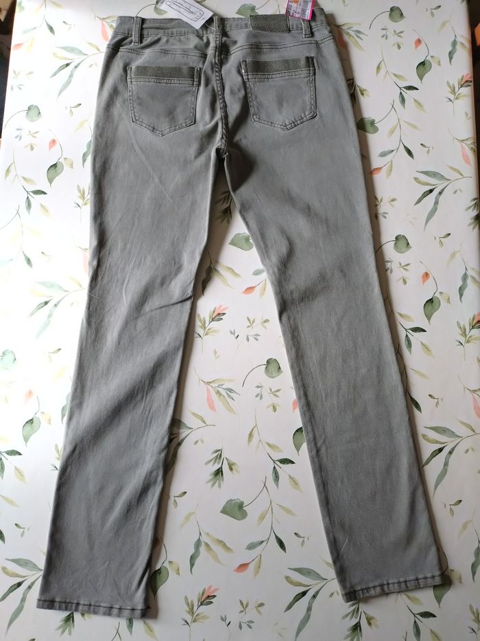 Jean / pantalon gris femme ajusté - photo numéro 3