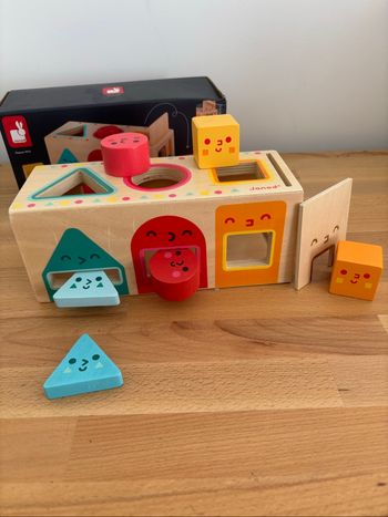 Boîte à formes géométriques Janod +12