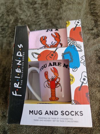 MUG ET CHAUSSETTES F.R.I.E.N.D.S NEUF