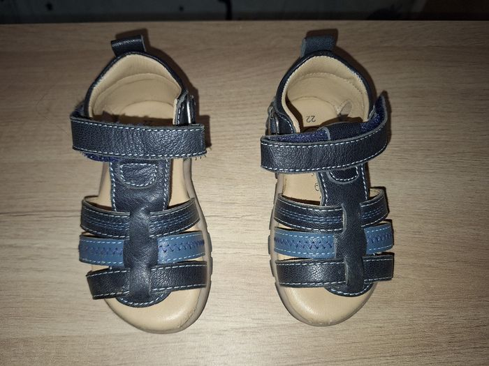 Lot sandalettes-baskets taille 22 - photo numéro 2