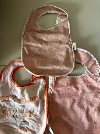 Lot de 3 bavoir dont  1 offert