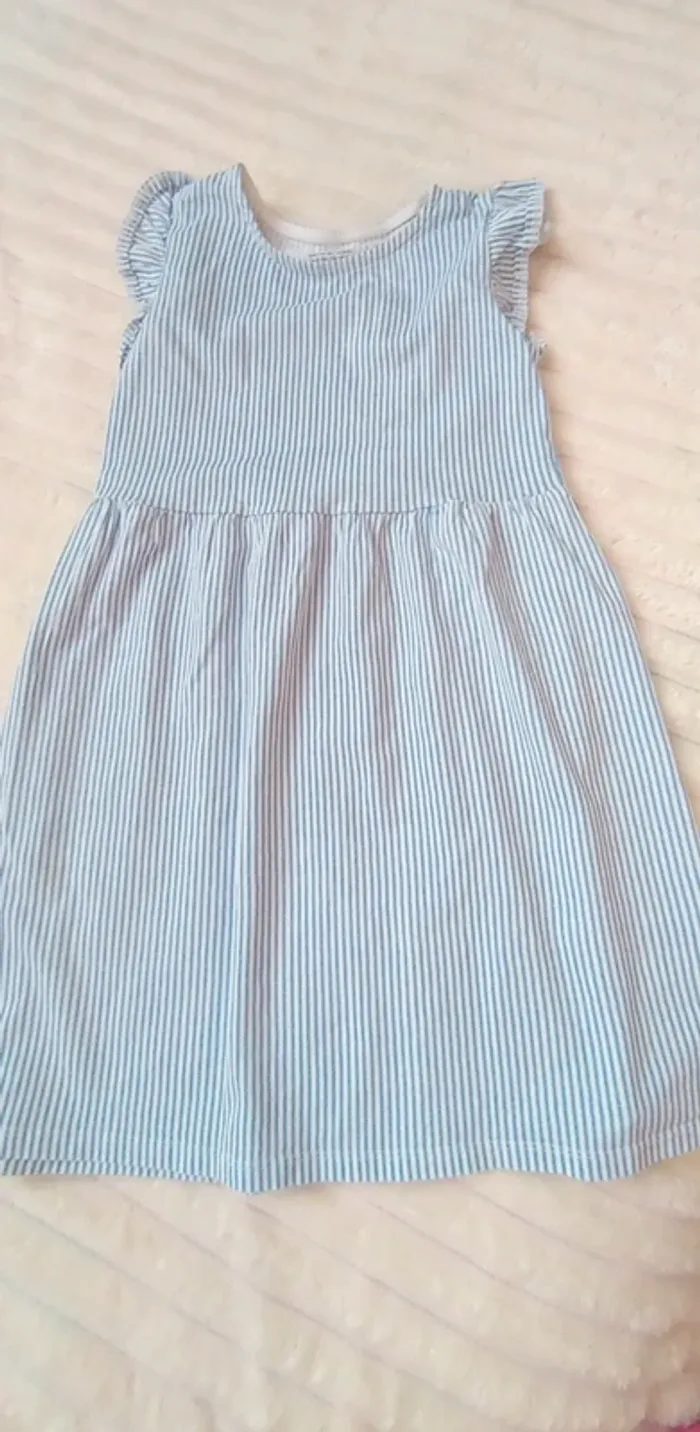 Robe 134 à 140 cm bleue