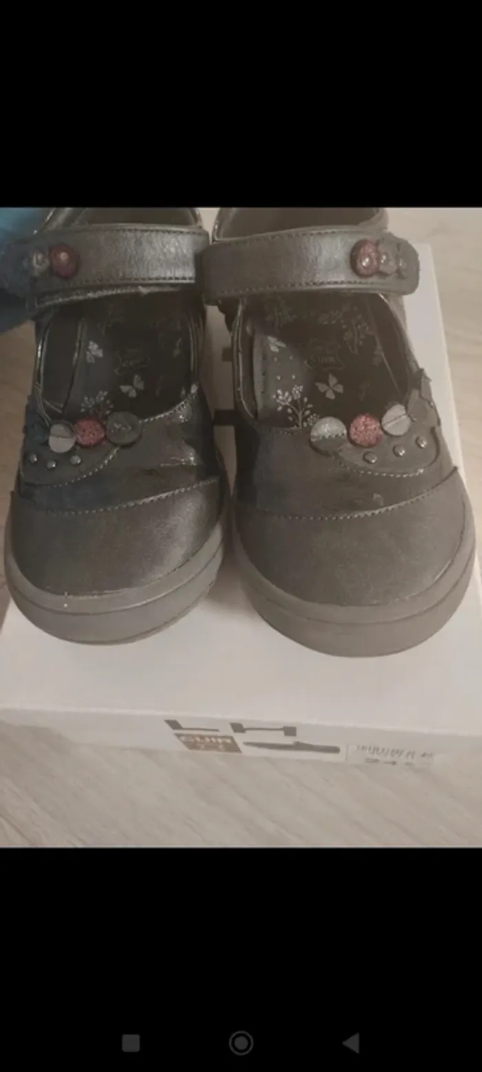 Chaussures style babies pointure 29 - photo numéro 4