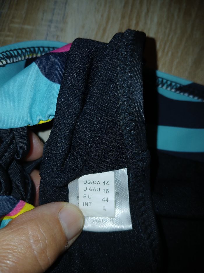 Maillot de bain, taille 44 - photo numéro 3