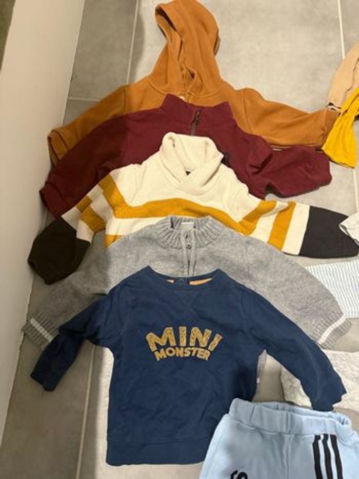 Lots de vêtements 9 mois - photo numéro 2