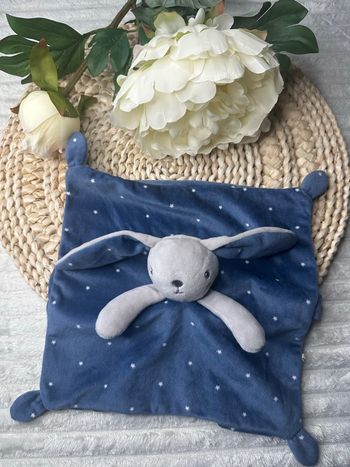Doudou Kiabi bleu et gris lapin 