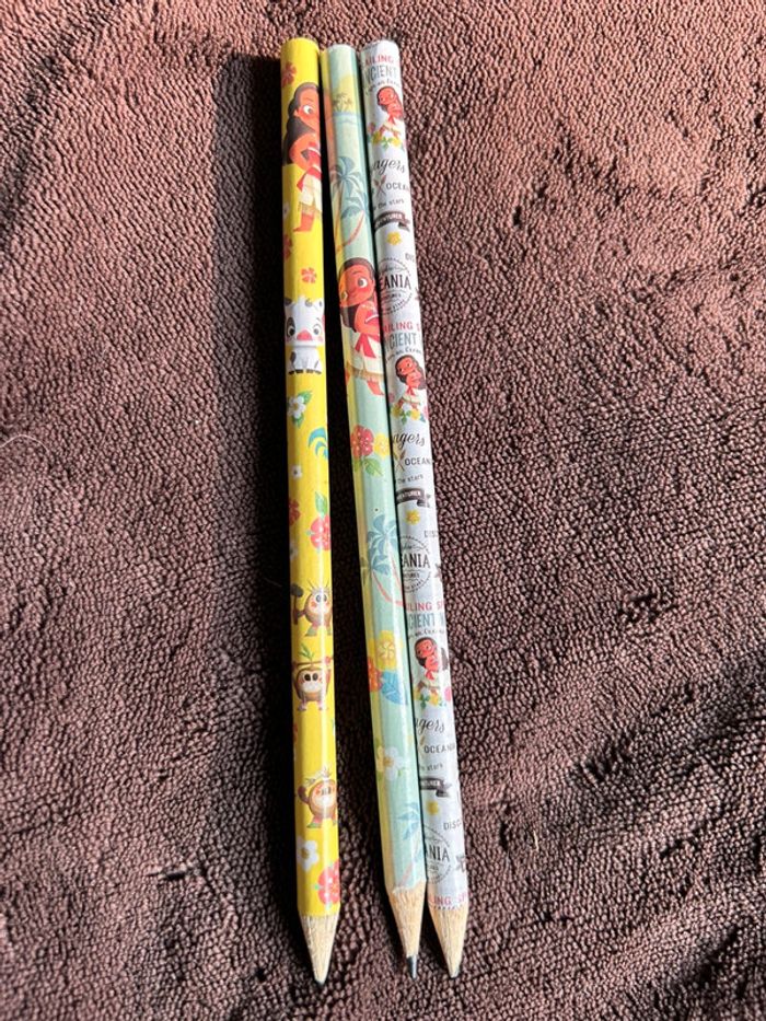 Lot de 3 crayons à papier noir valant Disney - photo numéro 2