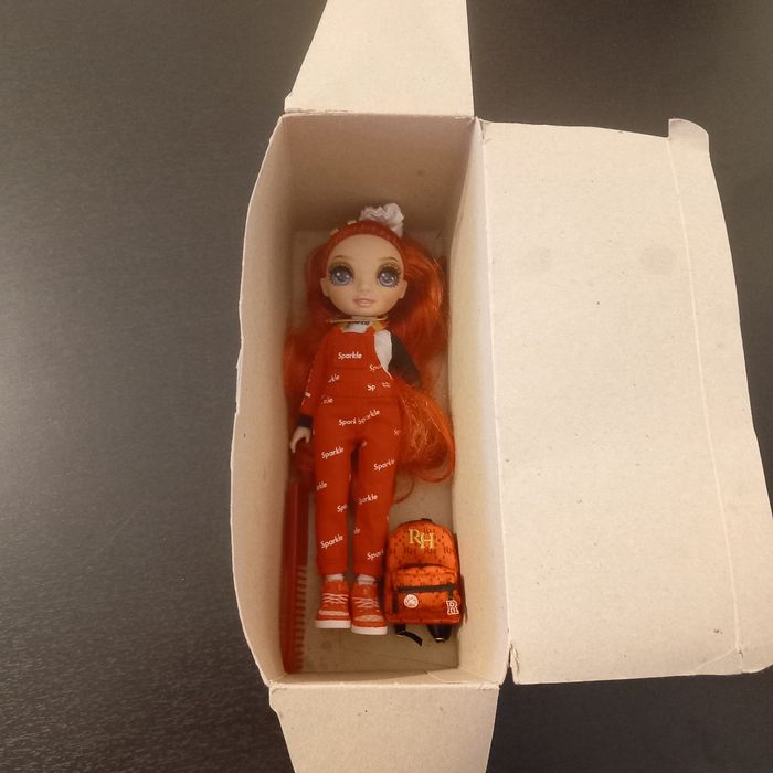 Poupée Rainbow High Junior Ruby Anderson - photo numéro 8