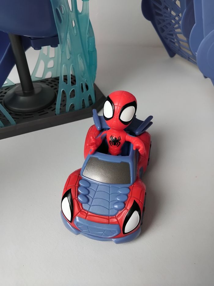 SPIDEY Voiture et Quartier Général Sonore 🕸 - photo numéro 3
