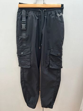 Pantalon noir cargo - projet X Paris - avec poches en très bon état taille s