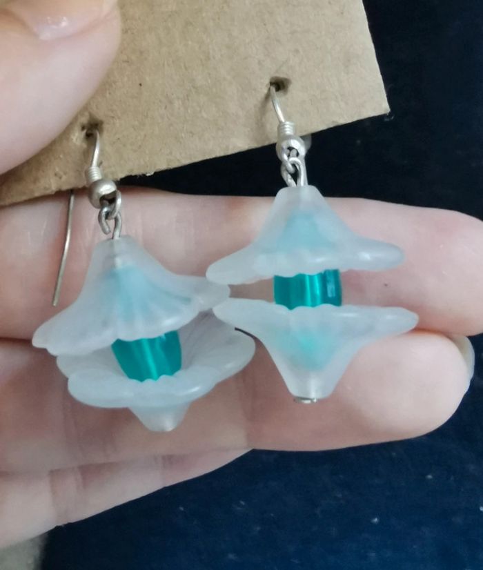 Boucles fantaisie pendantes