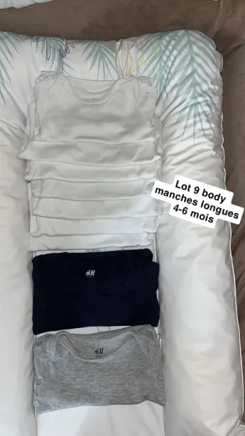Lot 9 body blanc gris bleu 4 - 6 mois H&M