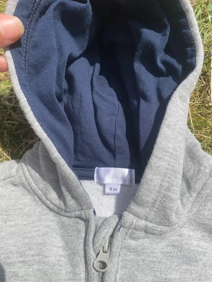 Gilet gris - photo numéro 3