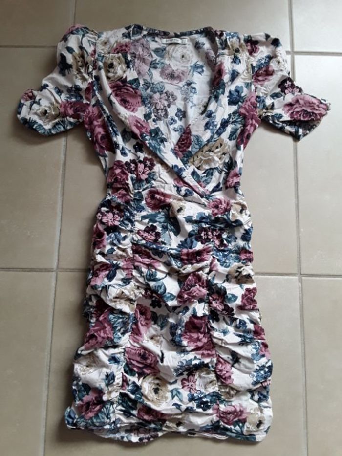 Robe été courte à fleurs S STRADIVARIUS NEUVE