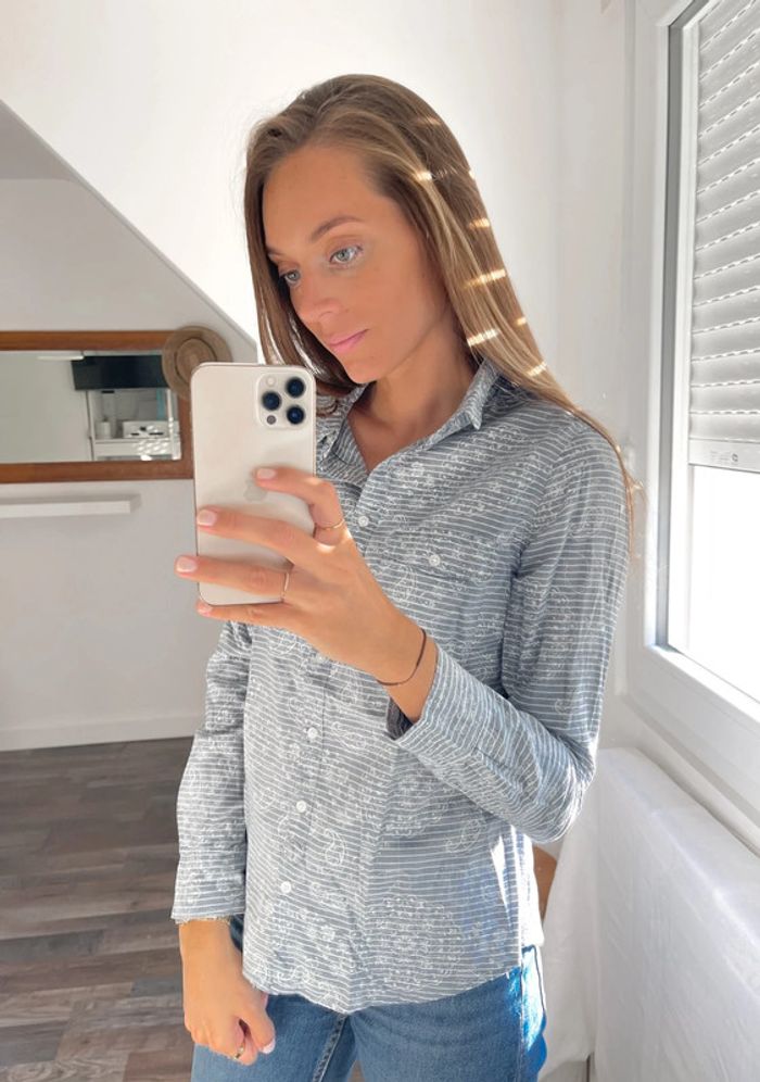 Chemise à rayures et motifs H&M bleu clair et blanc - photo numéro 3