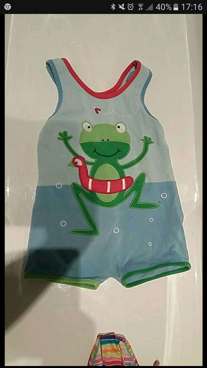Maillot de bain 3 ans dpam ( mais à porté en 2 ans )