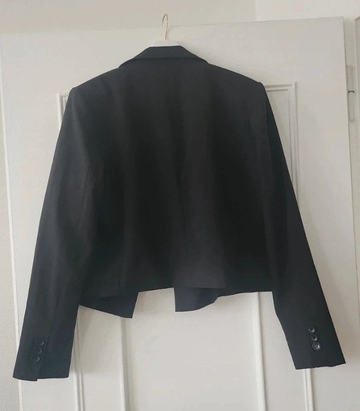 Veste tailleur courte - photo numéro 3