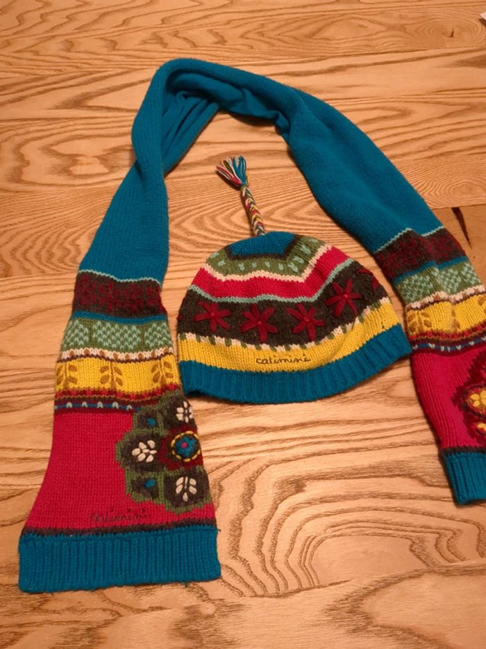 Écharpe et bonnet assortis