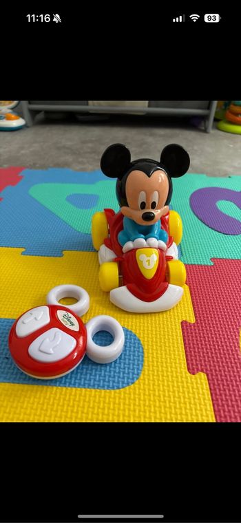 Voiture télécommandée Mickey