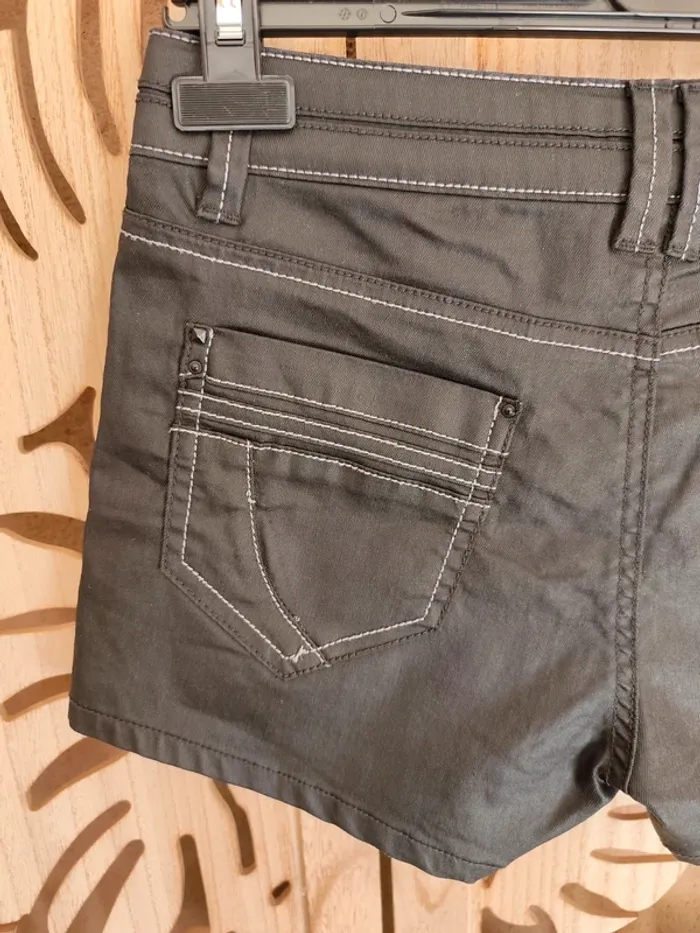 Short enduit taille 38 Pimkie - photo numéro 10