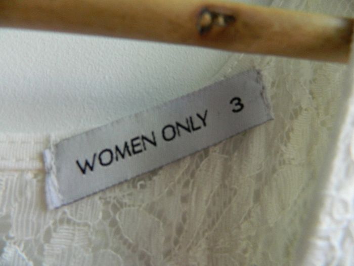 Robe en dentelle T 3 "Women Only" - photo numéro 2