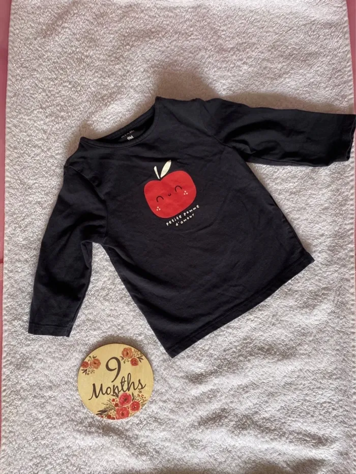 Tee shirt pomme Kiabi 9 mois