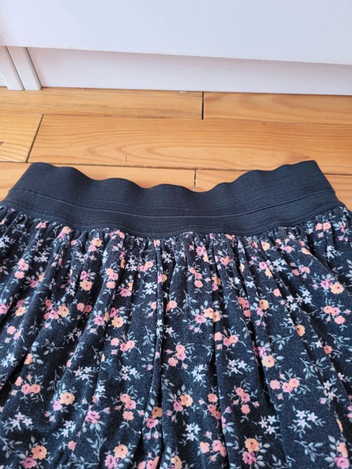 Jupe motifs fleurs floraux style liberty Zara taille S 36 noir rose coquette - photo numéro 7