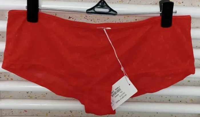 Culotte rouge Yamamay Taille 40 / 42 (EU) - photo numéro 2