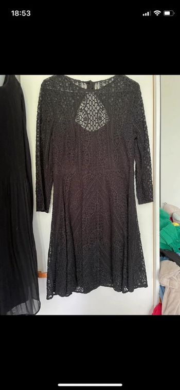 Robe sezane en dentelle noire 38