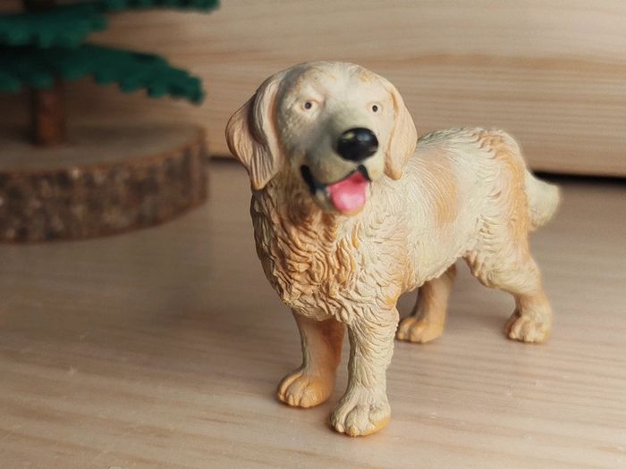 Figurine chien Labrador beige Animal domestique