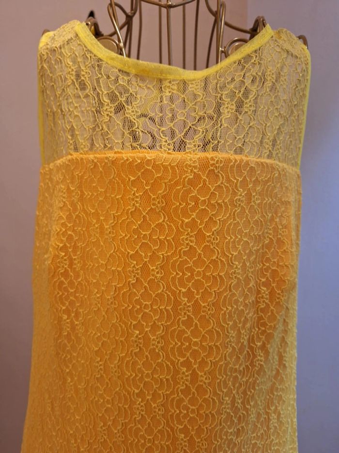 Robe jaune & dentelle - Made in italy - photo numéro 2