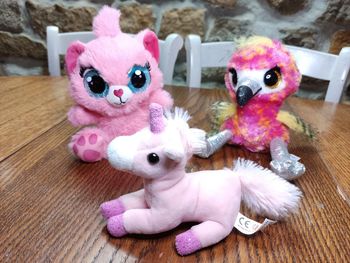🦄Lot de 3 magnifiques peluches dont deux aux yeux brillants neuves🦄