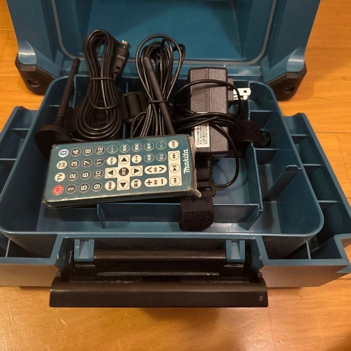 Radio Makita DMR 115 - photo numéro 2