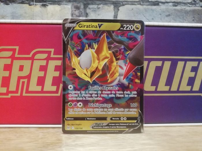 Carte Pokemon Giratina V 130/196 - photo numéro 1