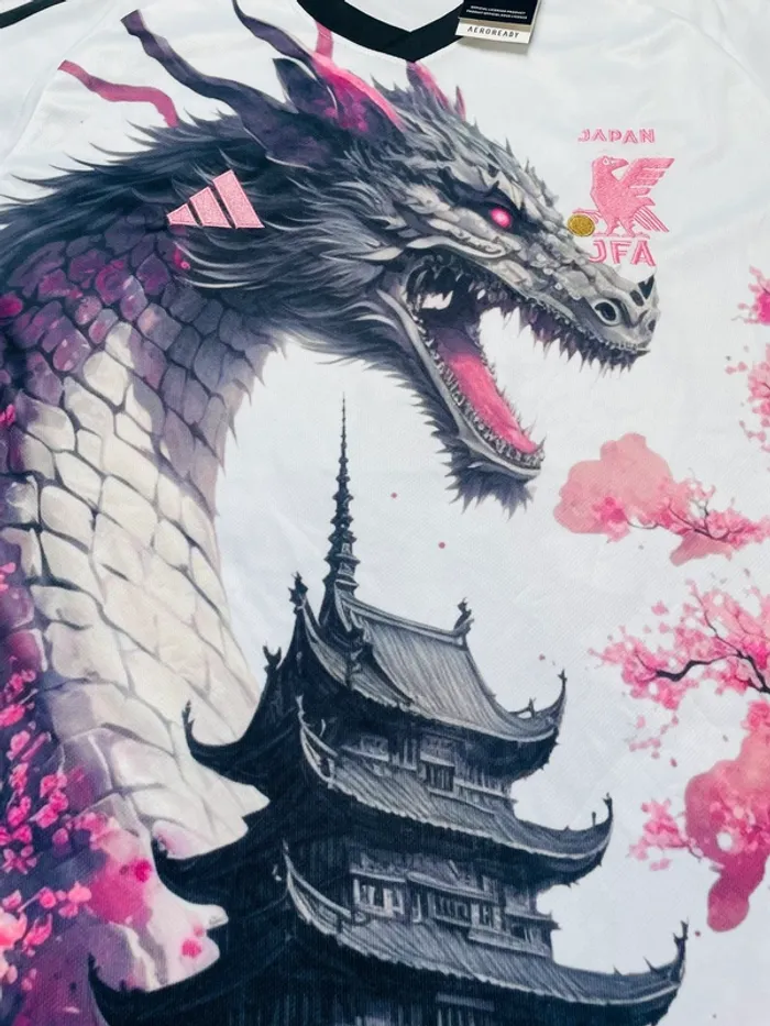 Maillot concept foot Japon blanc rose dragon taille M - photo numéro 4