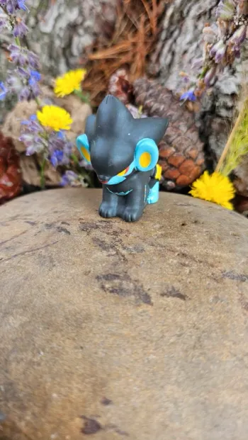 Super figurine Pokemon Nintendo finger puppet luxray