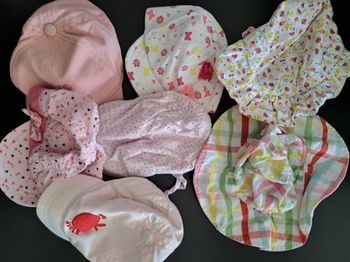 Lot de casquettes et bob 3-6mois