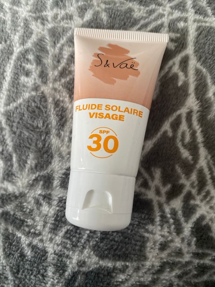 Fluide solaire visage