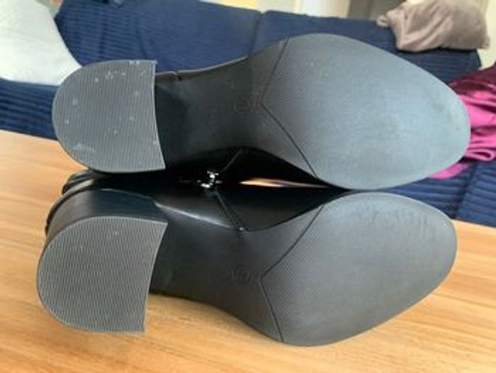 Chaussures. Bottines. 38. Neuve. - photo numéro 2