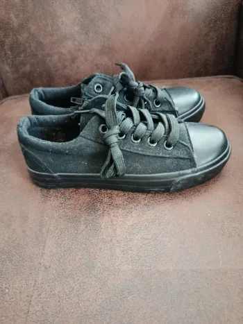 Baskets noires Tams pointure 33 neuves